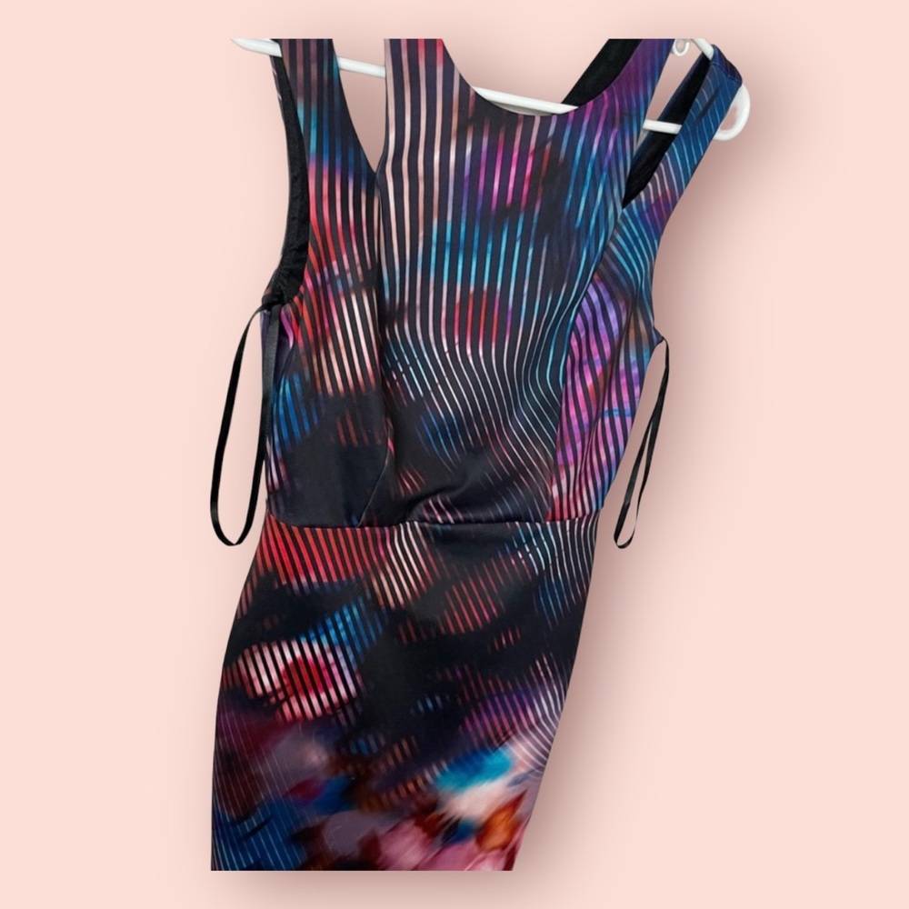 Bebe Abstract Print Dress - Picture 4 of 8